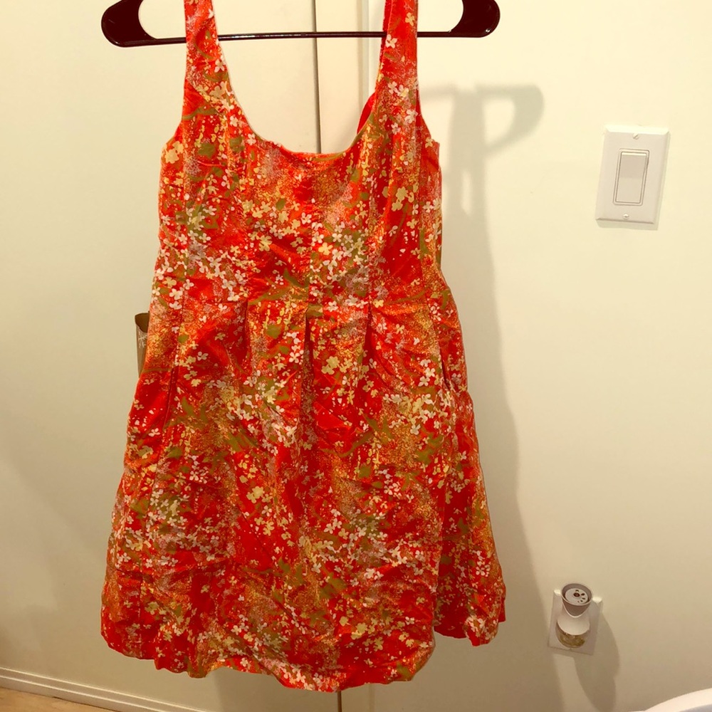 A beautiful sleeveless dress